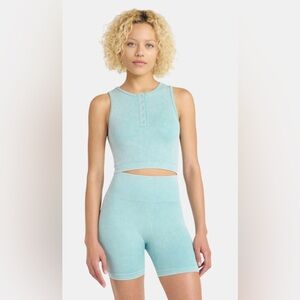No Boundaries Seamless Cropped Henley Tank and Bike Shorts Set - Medium